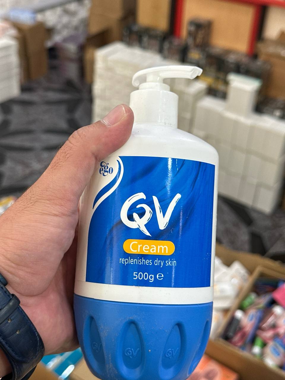 کرم مرطوب کننده پوست کیو وی QV پمپی حجم ۵۰۰ گرم